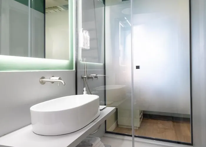 Laurina 33 Hotel 4*