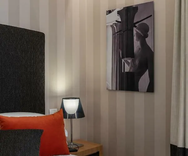 Laurina 33 Hotel 4*