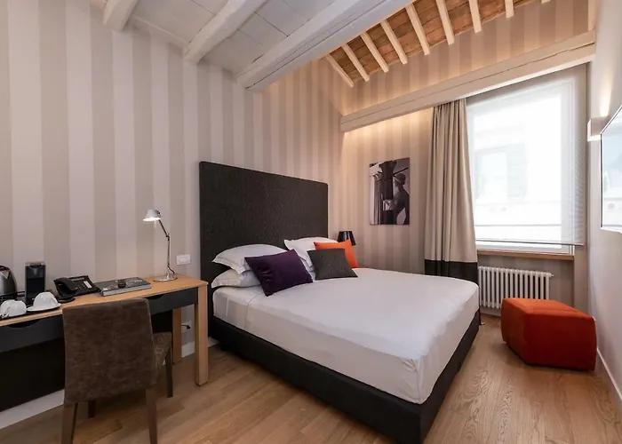 Laurina 33 Hotel 4*
